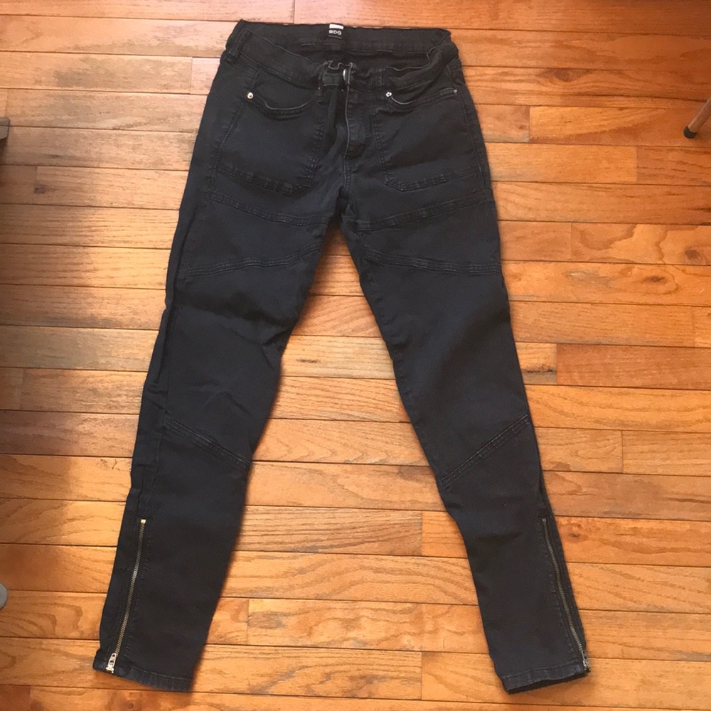 Urban outfitters dark grey cropped ribbed jeans.